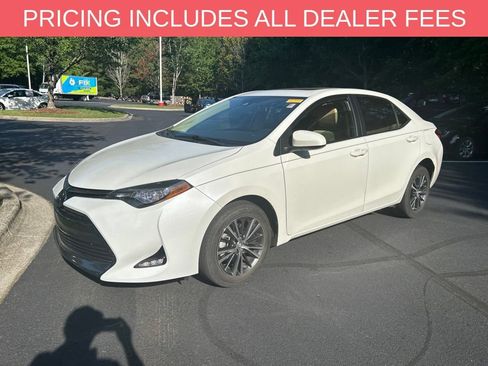 Used 2017 Toyota Corolla LE w/ LE Premium Package w/Moonroof FWD image 3