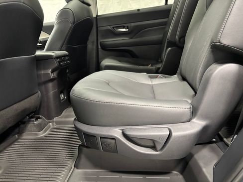 Used 2026 Toyota Grand Highlander AWD image 49