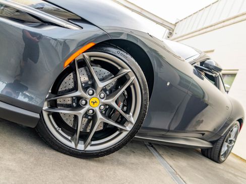 Used 2021 Ferrari Roma RWD image 4
