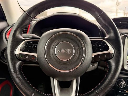 Used 2021 Jeep Renegade Trailhawk image 17