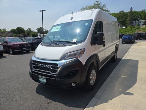 New 2025 RAM ProMaster 2500 w/ Quick Order Package 22G SLT image 3