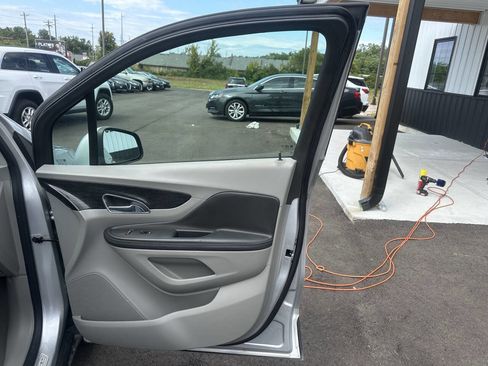 Used 2016 Buick Encore FWD image 18