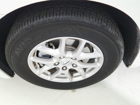 Used 2023 Chrysler Voyager LX FWD image 35