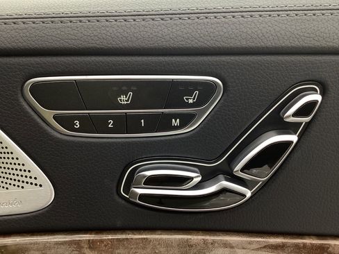 Used 2018 Mercedes-Benz S 560 4MATIC Sedan image 40