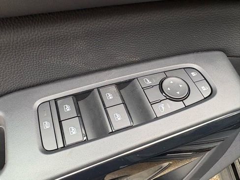 New 2026 Nissan Pathfinder SV image 6