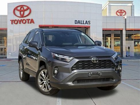 Used 2022 Toyota RAV4 XLE Premium FWD image 1