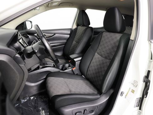 Used 2021 Nissan Rogue Sport SV image 22