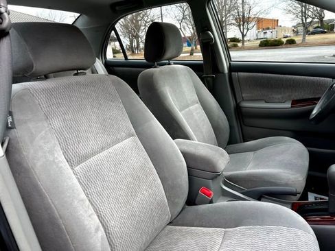 Used 2005 Toyota Corolla LE image 26