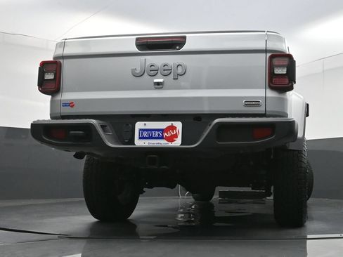 Used 2022 Jeep Gladiator Overland w/ Popular Equipment Package AWD/4WD image 30