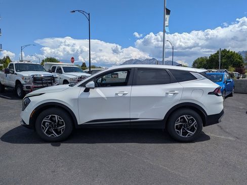 Used 2024 Kia Sportage LX AWD/4WD image 8
