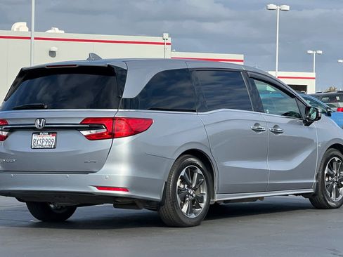 Used 2022 Honda Odyssey Elite image 2