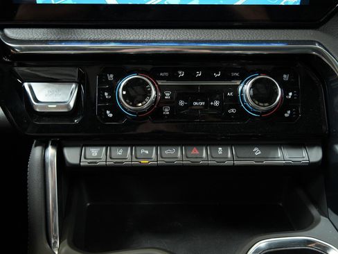 New 2025 GMC Sierra 2500 Denali w/ Denali Reserve Package image 43