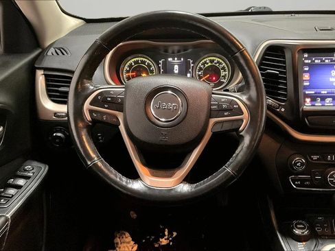 Used 2016 Jeep Cherokee Latitude w/ Comfort & Convenience Group image 8