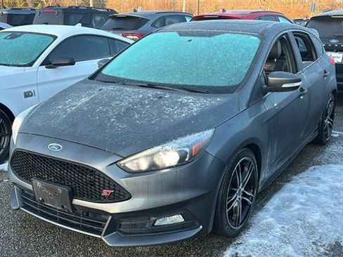 Used 2018 Ford Focus ST w/ Equipment Group 402A image 2