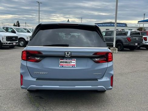 Used 2025 Honda Odyssey Sport-L image 4