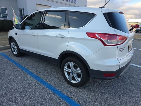 Used 2015 Ford Escape SE image 10