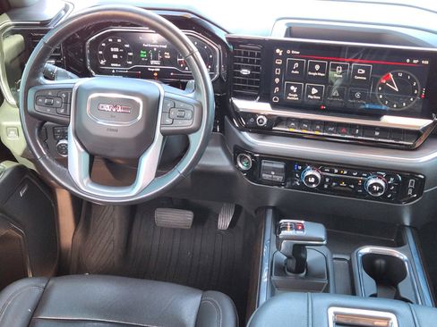 Used 2022 GMC Sierra 1500 SLT RWD image 9
