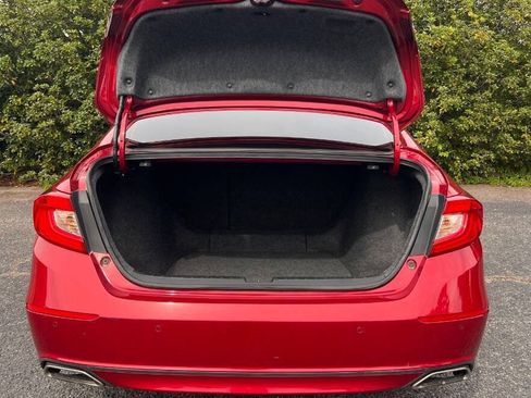 Used 2018 Honda Accord Touring image 7
