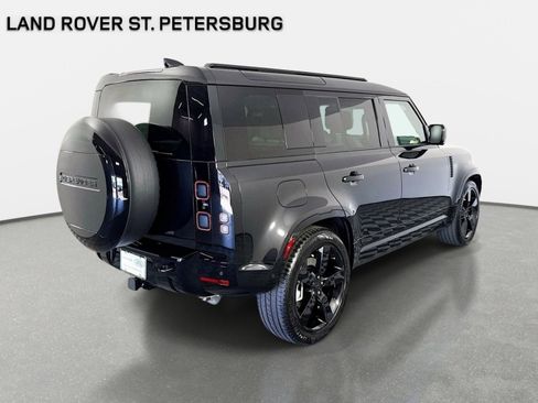 Used 2026 Land Rover Defender 110 X-Dynamic SE AWD/4WD image 5