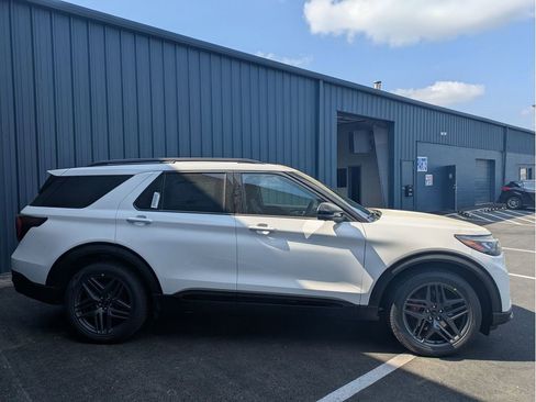 New 2026 Ford Explorer ST RWD image 4