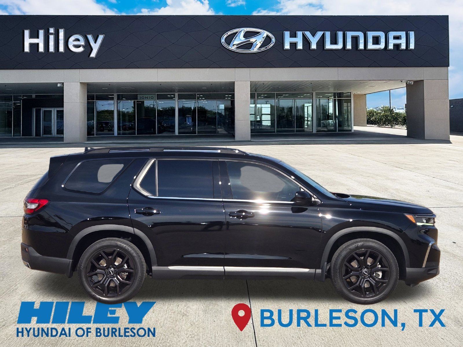 Used 2025 Honda Pilot Touring image 3