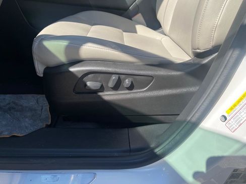 Used 2020 Cadillac XT4 Luxury FWD image 19