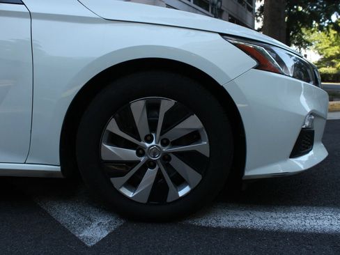 Used 2020 Nissan Altima 2.5 S FWD image 4