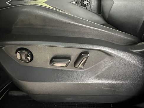 Used 2020 Volkswagen Tiguan SE image 10