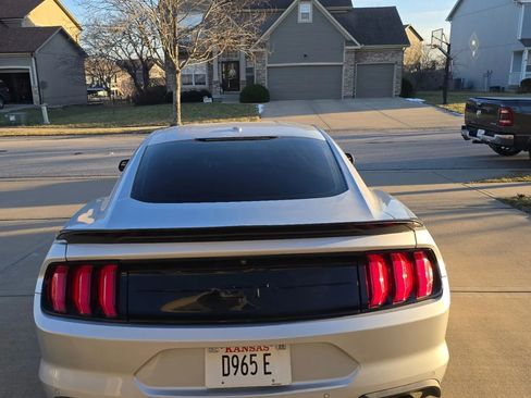 Used 2019 Ford Mustang GT Premium image 5