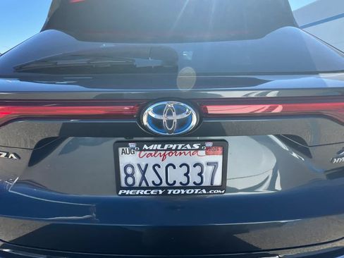 Used 2021 Toyota Venza XLE AWD/4WD image 19