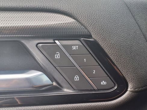 Certified 2025 GMC Sierra 1500 AT4 image 6