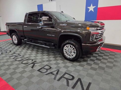 Used 2020 Chevrolet Silverado 2500 High Country w/ Z71 Off-Road Package image 15