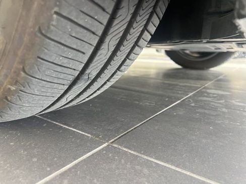 Used 2026 Toyota Prius Plug-In Hybrid image 5