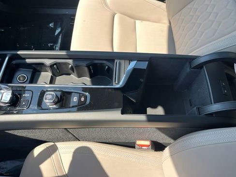 Used 2026 Volvo XC60 B5 Plus w/ Protection Package Premier image 33