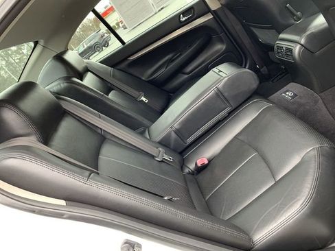 Used 2011 INFINITI G37 Journey w/ Sport Pkg - RWD image 12