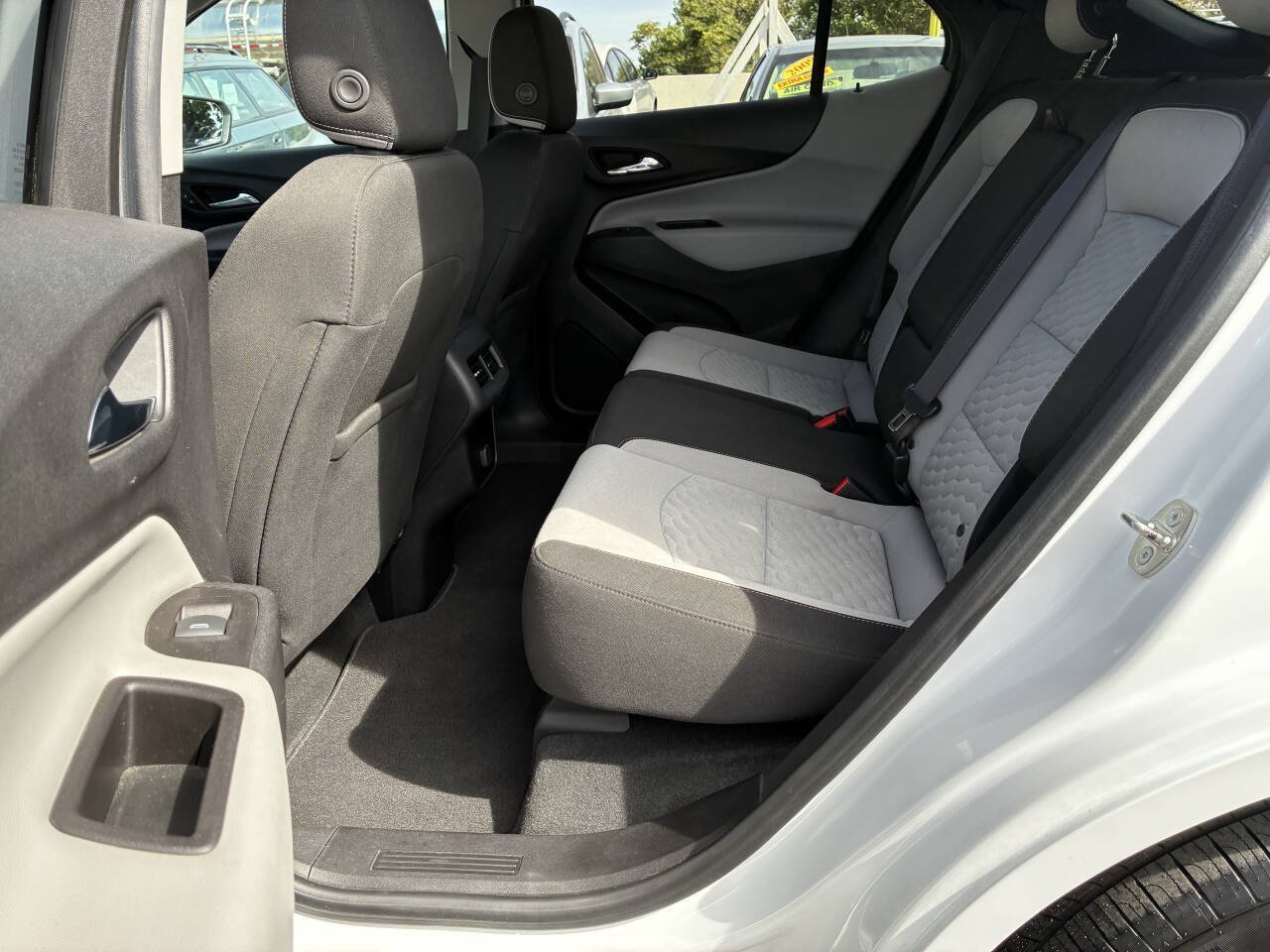 Used 2018 Chevrolet Equinox LT FWD image 4