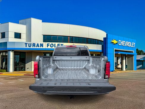 Used 2024 Chevrolet Colorado Z71 w/ Z71 Convenience Package 2 AWD/4WD image 5