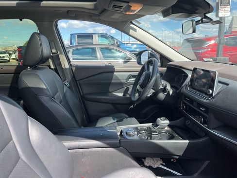 Used 2023 Nissan Rogue SV w/ SV Premium B Package AWD/4WD image 2