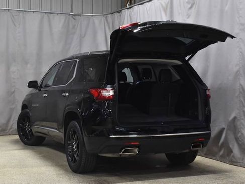 Used 2018 Chevrolet Traverse Premier w/ LPO, Black Accent Package AWD/4WD image 37