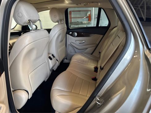 Used 2019 Mercedes-Benz GLC 300 image 10