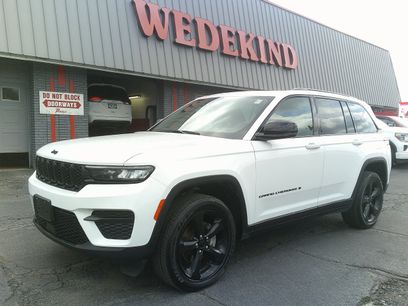 Used 2023 Jeep Grand Cherokee Altitude