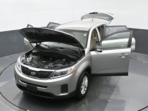 Used 2014 Kia Sorento LX image 44