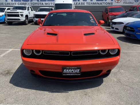 Used 2020 Dodge Challenger SXT RWD image 3