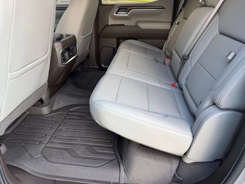 Used 2024 GMC Sierra 1500 SLT w/ SLT Premium Plus Package AWD/4WD image 16