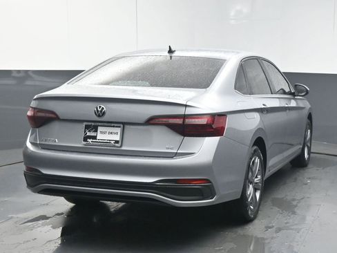 Used 2023 Volkswagen Jetta SE image 7