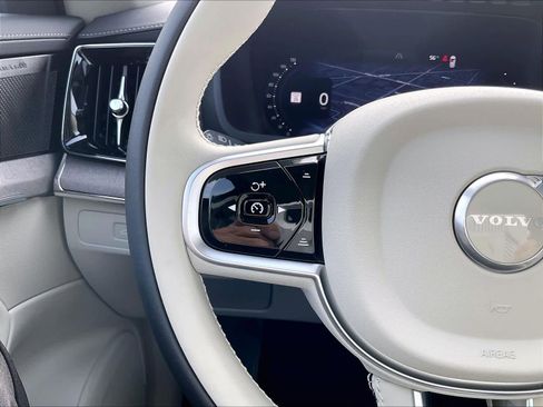 New 2026 Volvo XC90 T8 Ultra w/ Protection Package Premier image 17