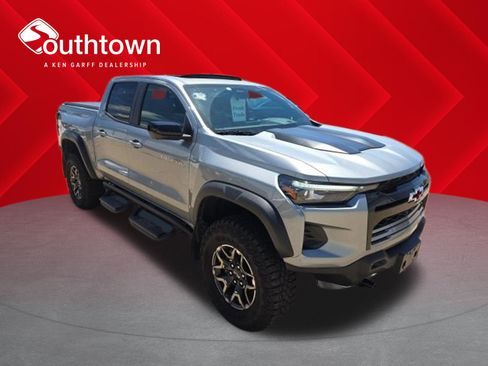 Used 2024 Chevrolet Colorado ZR2 w/ Technology Package AWD/4WD image 1