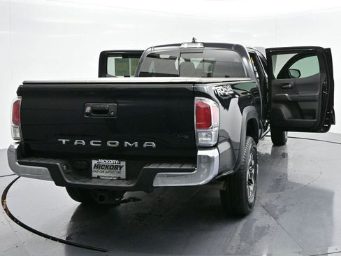 Used 2021 Toyota Tacoma TRD Off-Road image 40