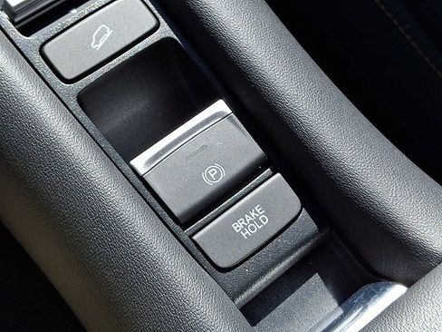 Certified 2025 Honda HR-V Sport image 25
