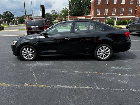 Used 2012 Volkswagen Jetta SE FWD image 4